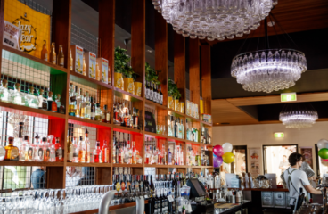 Normans-Bar-2-705x470